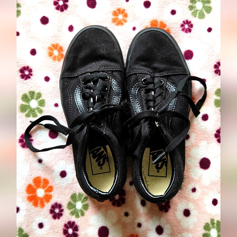 Black Vans